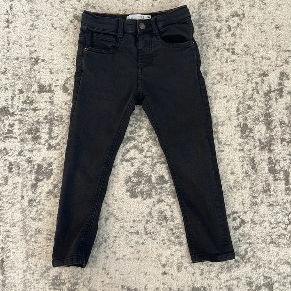 Zara Baby jeans (2 pair) - size 3-4 Toddler - Picture 6 of 7